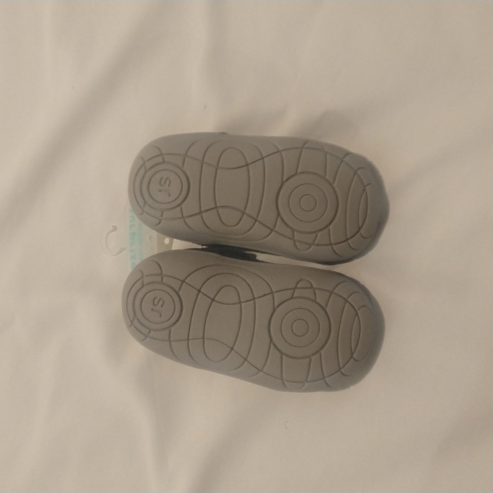 Shoes - Picture 3 of 5